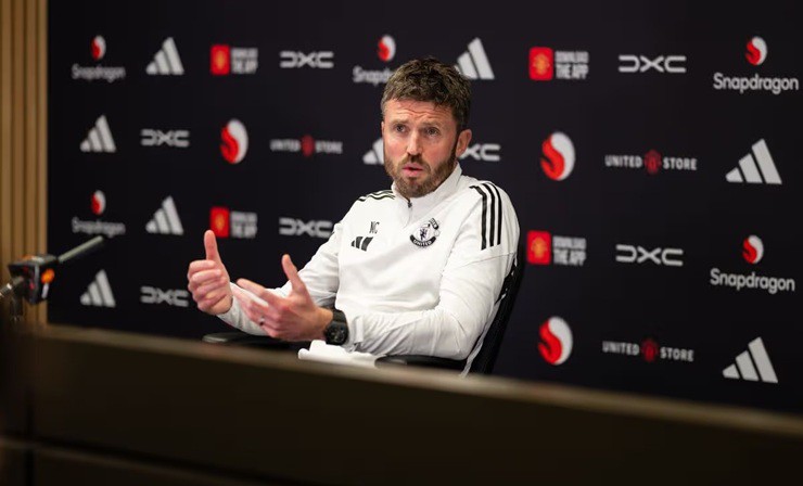 Carrick nói về tương lai ở MU, lên tiếng chỉ trích Man City - 1