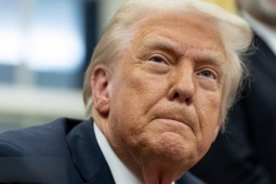 Mỹ bắn vào tàu treo cờ Iran, ông Trump đưa ra tối hậu thư mới