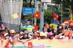 Lý do TPHCM tặng mỗi hộ nghèo 1 triệu