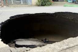 'Hố tử thần' xuất hiện giữa khu dân cư ở Phú Thọ