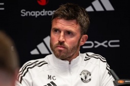 Carrick nói về tương lai ở MU, lên tiếng chỉ trích Man City