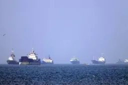 Lần đầu tiên, tàu của công ty Trung Quốc bị tấn công trên eo biển Hormuz