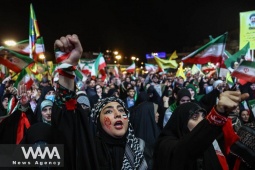 Mỹ chờ phản hồi của Tehran, người Iran tuần hành rầm rộ ủng hộ chính phủ