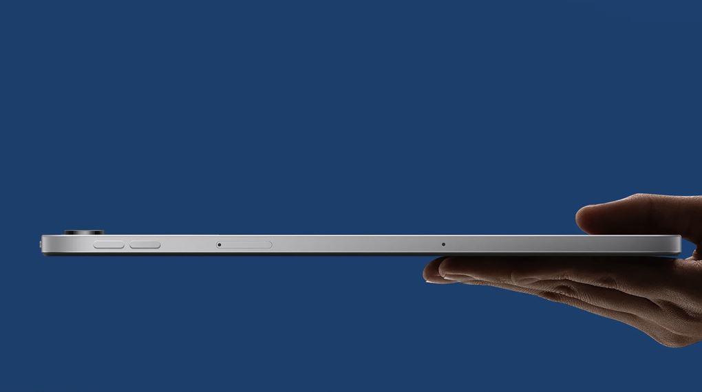 Redmi Pad 2 9.7 inch sở hữu thiết kế kim loại nguyên khối sang trọng với độ mỏng chỉ 7.4mm, mang lại cảm giác cầm nắm nhẹ nhàng và thoải mái suốt ngày dài