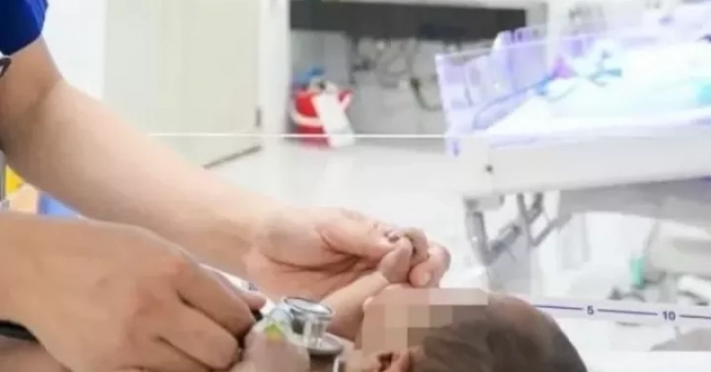 Phát hiện bé sơ sinh mang nhóm máu cực hiếm, bác sĩ xoay chuyển tình thế trong đêm