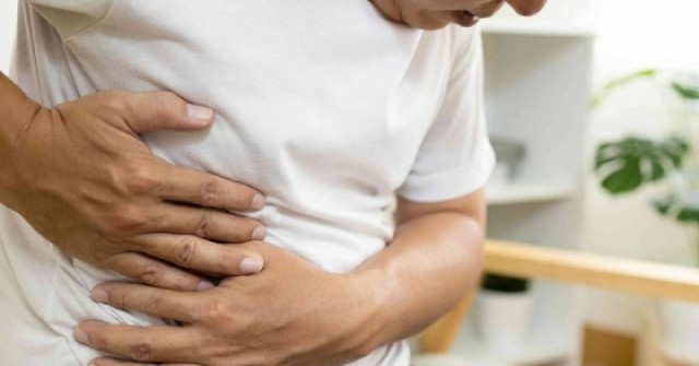 Không phải uống rượu, hai việc làm buổi sáng này ở nam giới đang hại gan