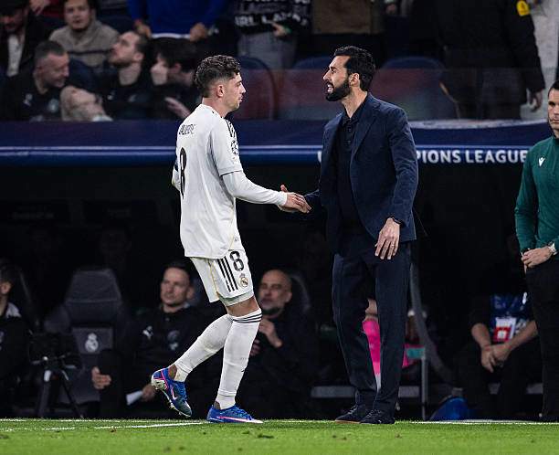 Phong độ đã không tốt, Arbeloa còn có thể không được dùng cả Valverde và Tchouameni ở El Clasico