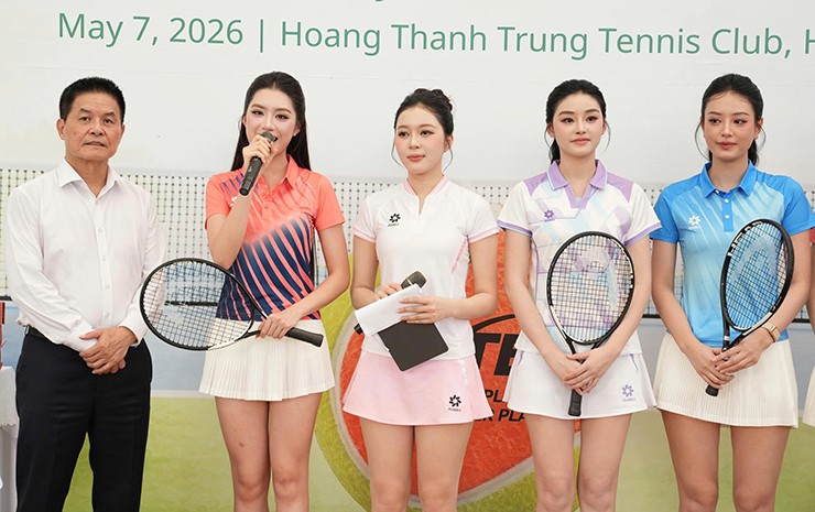 Hoa hậu Phan Phương Oanh đưa ra nhận xét: “Tôi từng học tennis một thời gian nhưng thấy rất khó và tốn nhiều thể lực. ToTEN hỗ trợ tốt cho những người muốn bắt đầu đến với tennis ở một cấp độ dễ hơn. Tôi đã trải nghiệm và cảm thấy rất thích thú. Tôi tin rằng người Việt Nam sẽ yêu thích bộ môn này”.