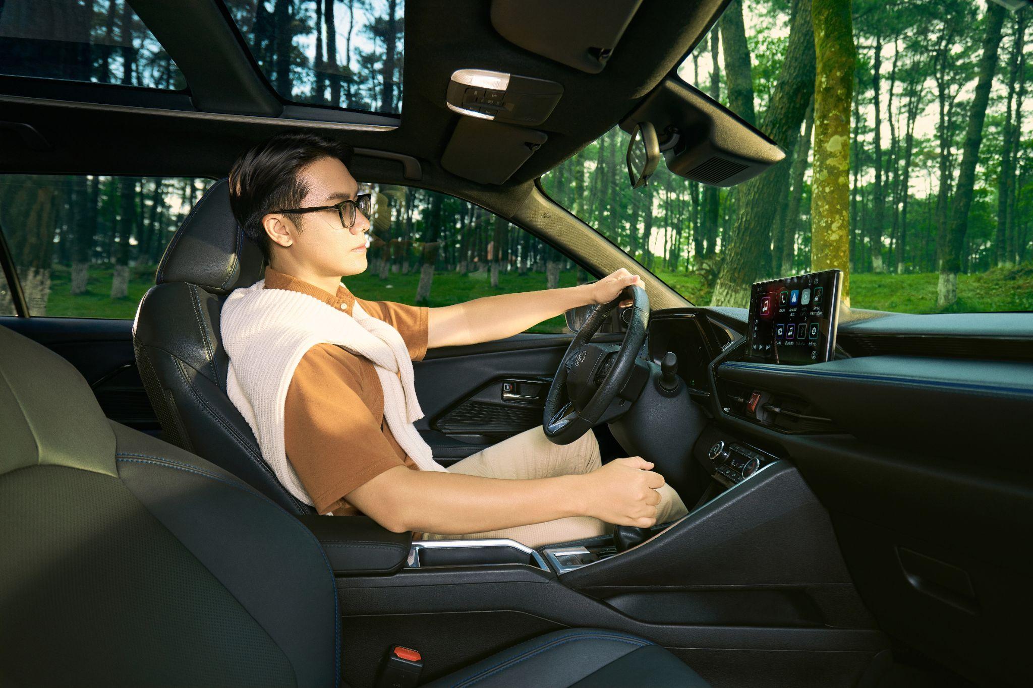 Yaris Cross mang đến không gian trải nghiệm công nghệ thú vị.