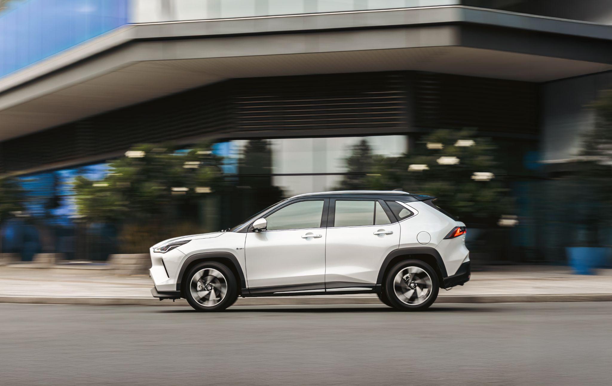 Yaris Cross HEV mang đến khả năng vận hành mạnh mẽ và giàu cảm xúc.