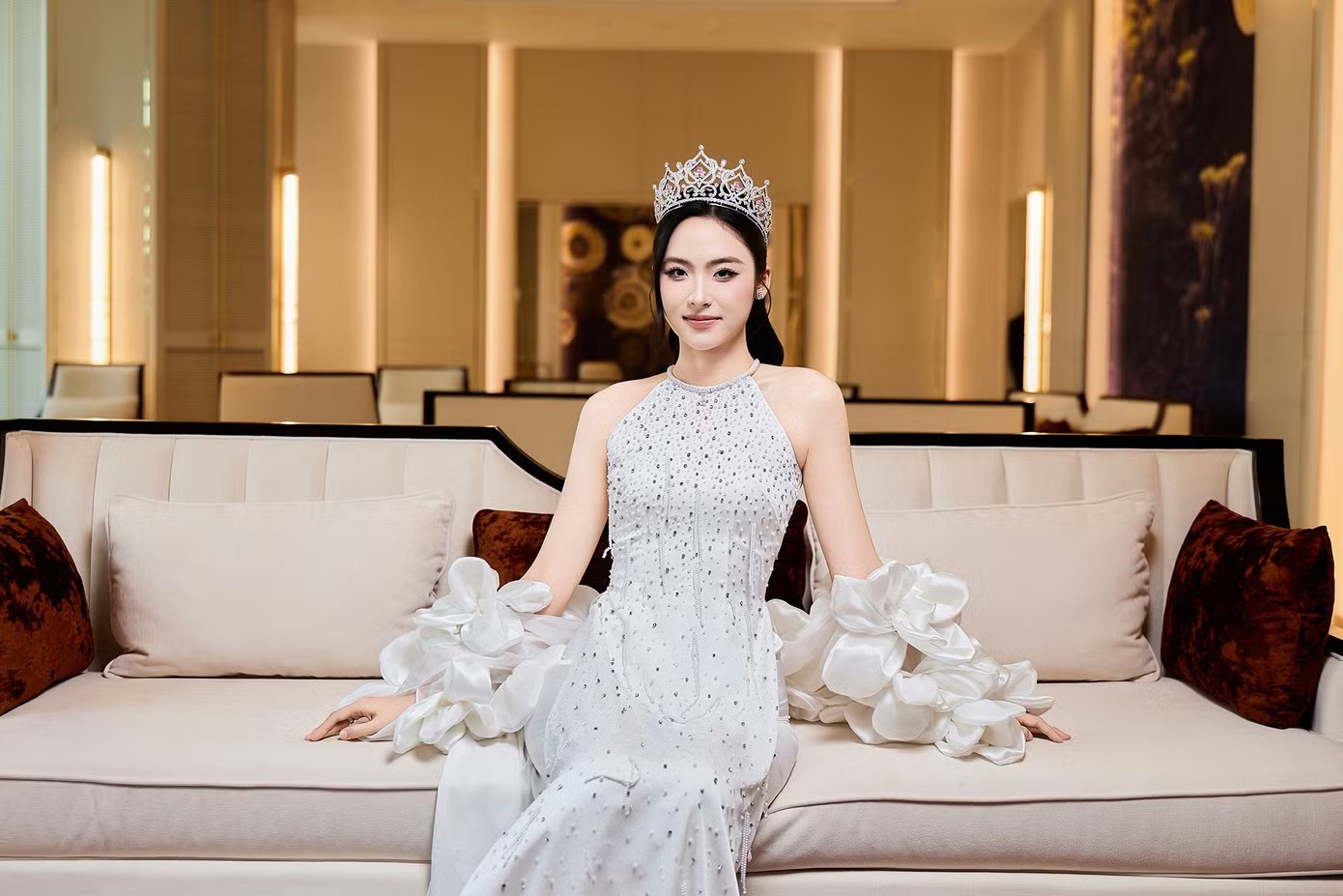 Hoa hậu Hà Trúc Linh, Á hậu Vân Nhi trước khi kết thúc nhiệm kỳ - 17