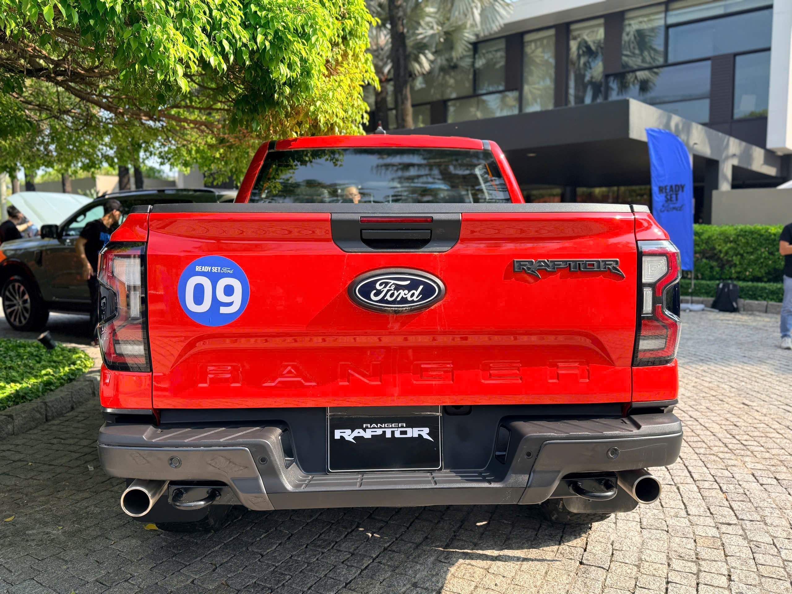 Ranger Raptor là hệ thống giảm xóc FOX 2,5 inch thế hệ mới.