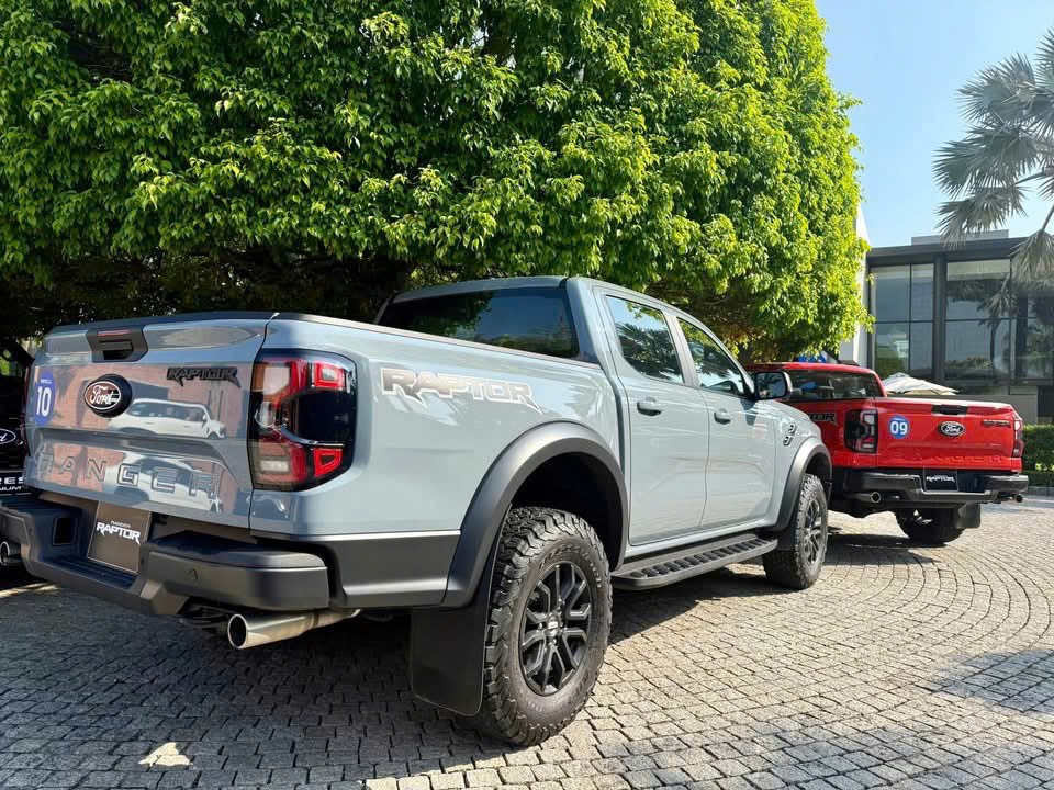 Ford Ranger Raptor V6 mới ra mắt, giá 1,44 tỷ đồng - 4