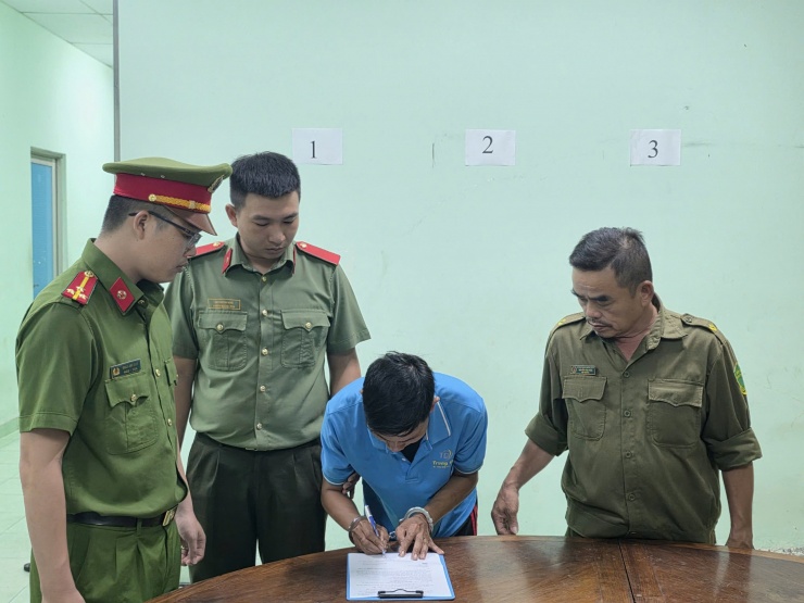 Đối tượng Bùi Trung Quốc bị tạm giữ để điều tra