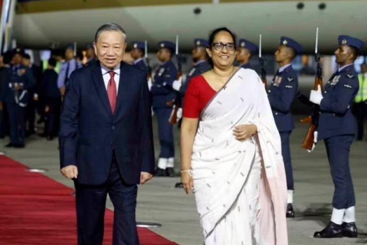Thủ tướng Sri Lanka ra sân bay đón Tổng Bí thư, Chủ tịch nước Tô Lâm