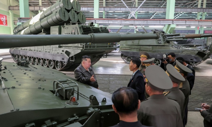 Ông Kim Jong-un thị sát dàn pháo tự hành có thể uy hiếp Seoul - 4