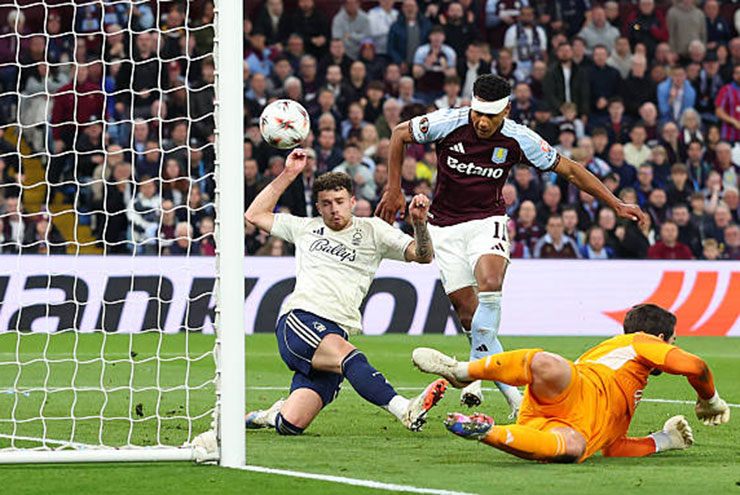 Video bóng đá Aston Villa - Nottingham Forest: Tưng bừng 4 bàn, đặt vé tới Istanbul (Europa League)