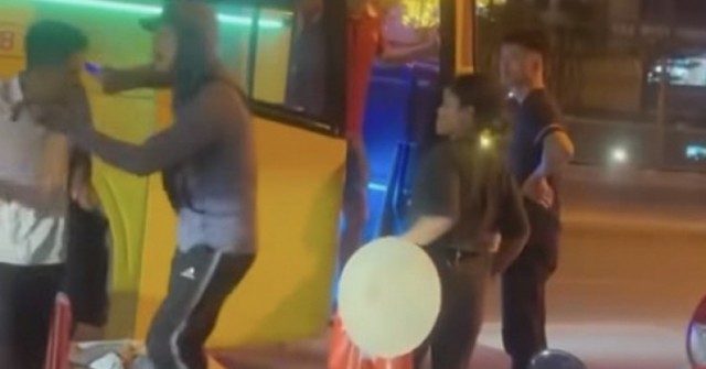 Công an Hà Nội xác minh vụ lái xe ôm rút vật nhọn đe dọa khách lấy tiền