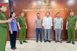 Cựu chủ tịch xã và 2 giám đốc bị bắt vì 'rút ruột' đường giao thông