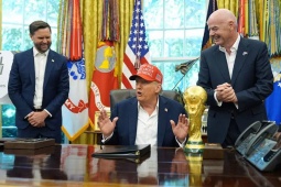Tin mới nhất bóng đá sáng 8/5: Tổng thống Trump cũng nghĩ giá vé World Cup quá đắt