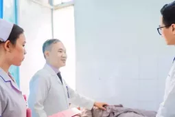 Đau vùng kín trong đêm, nam sinh suýt hỏng ‘của quý’
