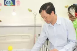Diễn biến mới về sức khỏe bé trai 2 tuổi bị mẹ và nhân tình bạo hành ở TPHCM