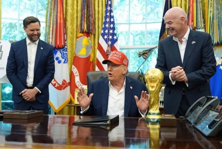 Tin mới nhất bóng đá sáng 8/5: Tổng thống Trump cũng nghĩ giá vé World Cup quá đắt