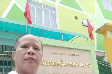 Hà Nội: Nhà đối diện trường nhưng vẫn bị phân tuyến học cách gần 3km