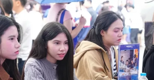 Tiếp tục "siết" phương thức xét tuyển bằng học bạ