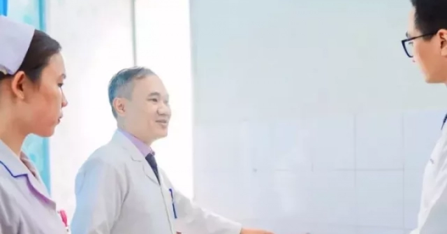 Đau vùng kín trong đêm, nam sinh suýt hỏng ‘của quý’
