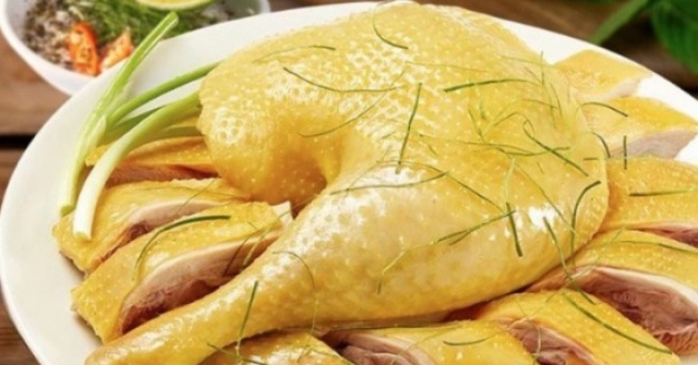 Người suy thận ăn thịt gà tưởng tốt nhưng có thể hại thận nếu bỏ qua nguyên tắc này