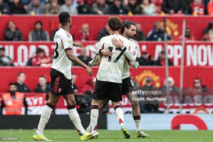 Liverpool đang nỗ lực chốt được vé dự Cúp C1 sớm
