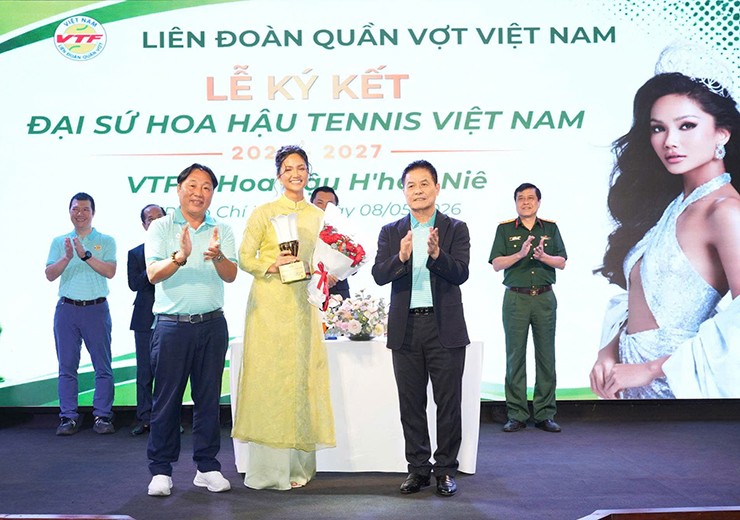Hoa hậu H'Hen Niê&nbsp;trở thành đại sứ của tennis Việt Nam