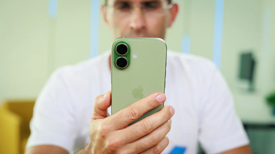 iPhone 17.