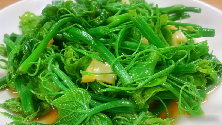 Loại rau dân dã nổi nhất đầu hè, xanh non, giòn ngọt còn giúp chống viêm, bảo vệ tim mạch và làm chậm lão hóa - 4