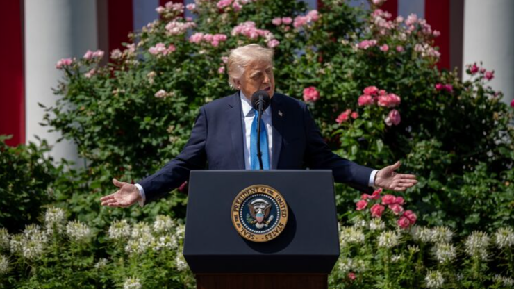 Ông Trump hy vọng đây là sự khởi đầu cho việc kết thúc chiến tranh. Ảnh: GI.