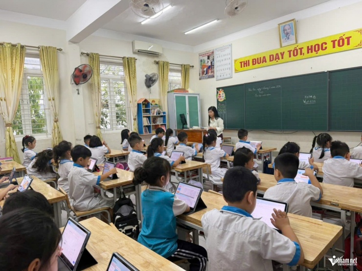 Một "lớp học thông minh" tại Trường Tiểu học Nguyễn Du.