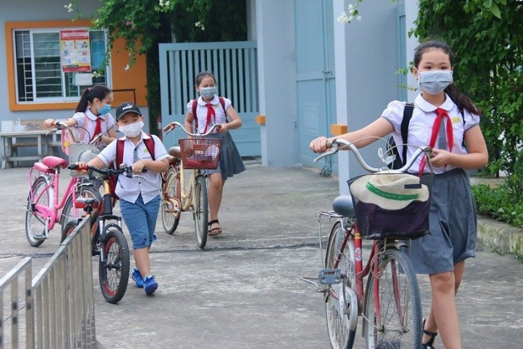 Học sinh Hà Nội đến trường. Ảnh: Thanh Hùng.