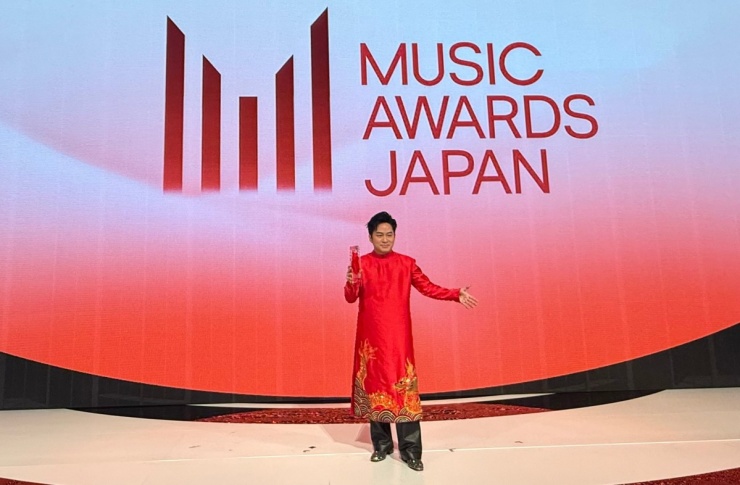 Năm 2025, ca sĩ Tùng Dương đã giành chiến thắng tại hạng mục International Special Award với ca khúc “Tái sinh”.