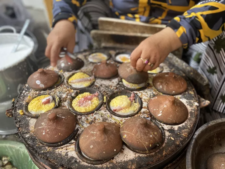 Bánh căn đặc sản ở Khánh Hòa. Ảnh: Đông Phong