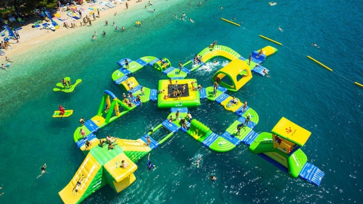 Khu vực tổ chức trò chơi trên biển Cam Ranh của Sealife. Ảnh: Sealife