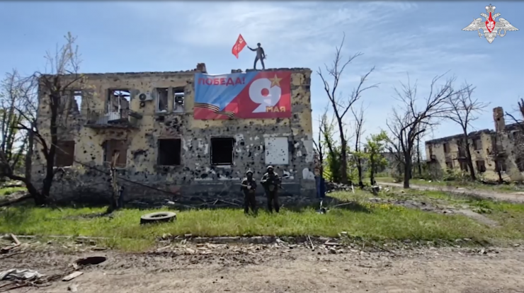 UAV Nga mang cờ Chiến thắng bay trên Donbass - 2