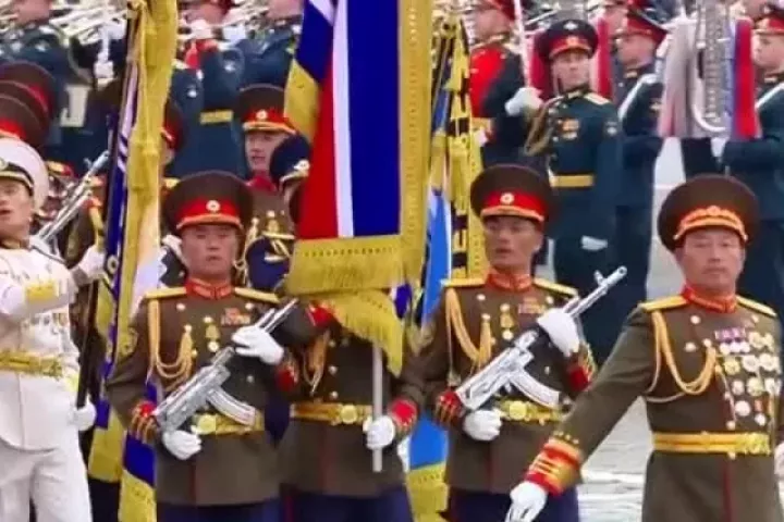Quân nhân Triều Tiên tham gia lễ duyệt binh trên Quảng trường Đỏ