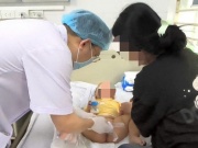 Bé trai bất ngờ phát hiện ung thư hiếm gặp: Trẻ có dấu hiệu này, phụ huynh tuyệt đối không chủ quan