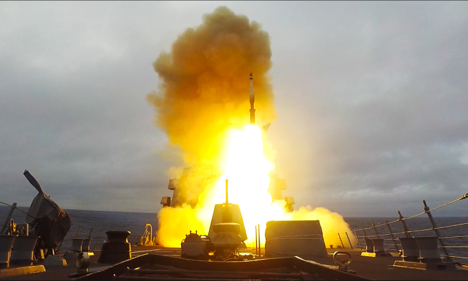 Tàu khu trục USS Paul Ignatius phóng tên lửa phòng không SM-3 trong cuộc diễn tập hồi năm 2021. Ảnh: US Navy