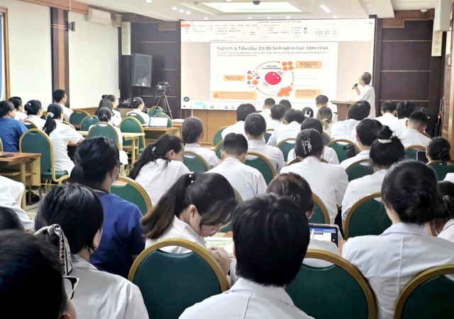 Bệnh viện Bạch Mai vừa tổ chức khóa đào tạo chuyên đề “Phát hiện sớm, chẩn đoán và điều trị bệnh do virusHanta”. Ảnh: Nguyên Hà.