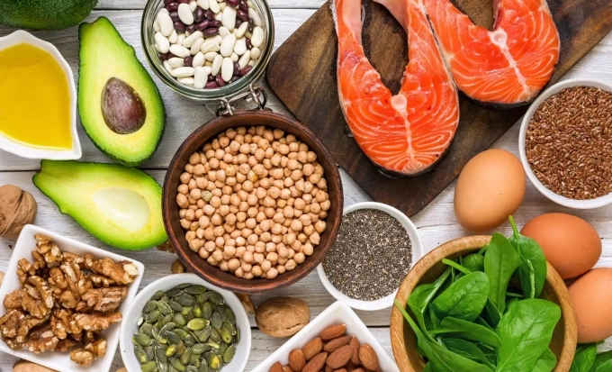 Ăn đủ protein là một trong những quy tắc hàng đầu để nuôi dưỡng nang tóc khỏe mạnh.