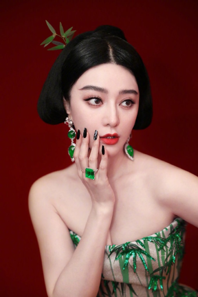 Bộ sưu tập trang sức ngọc 'con cưng' của Phạm Băng Băng - 13