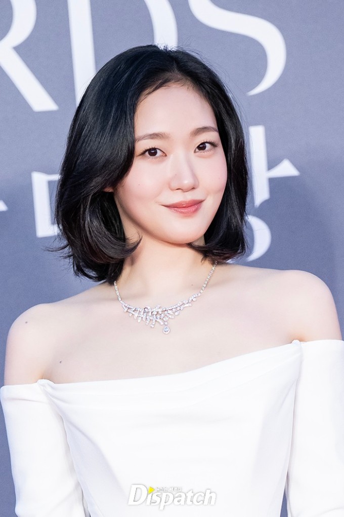 Mỹ nhân, tài tử trên thảm đỏ Baeksang - 9