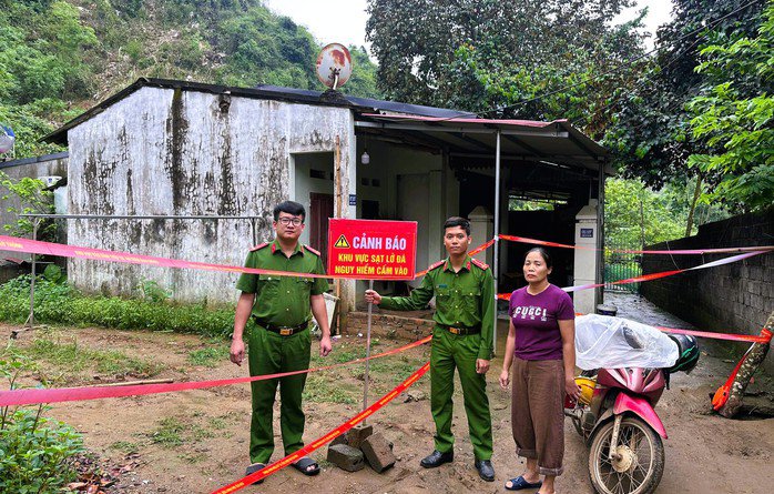 Lực lượng chức năng căng dây cảnh báo